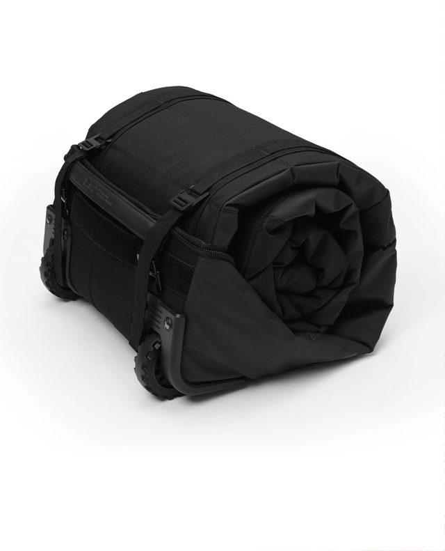 D_b_ Snow Roller Pro 127L - Black Out  Alpingaraget