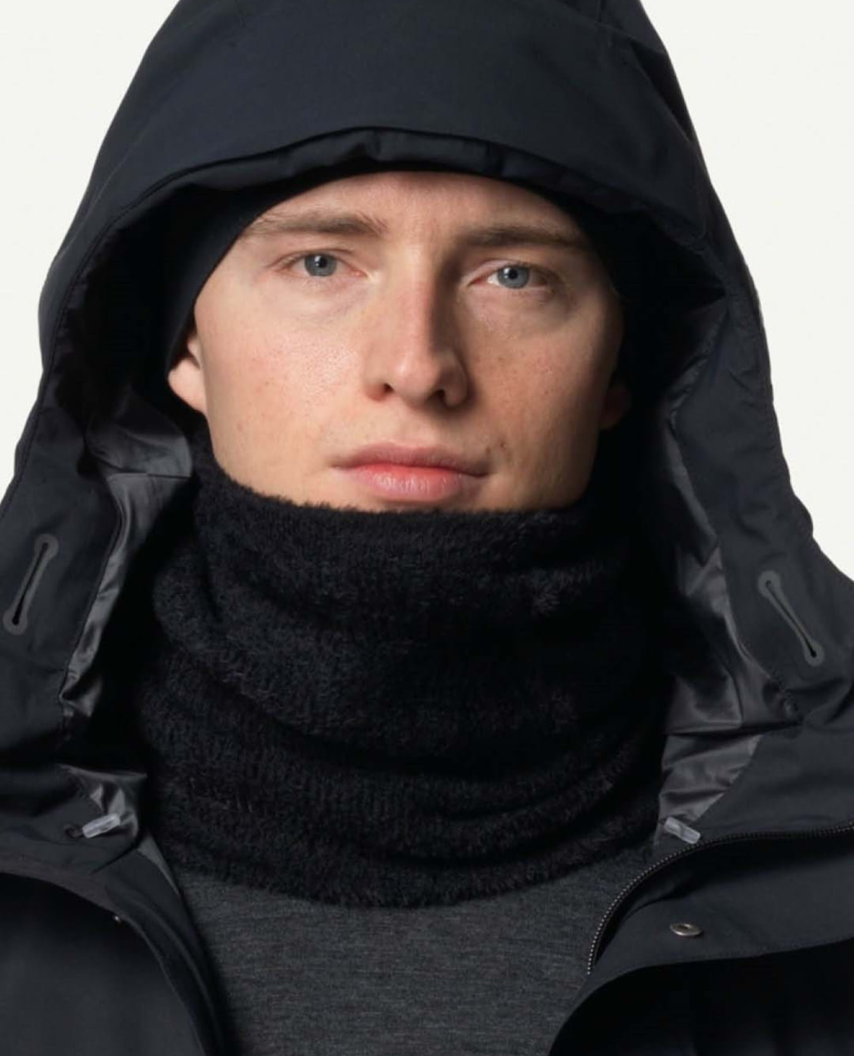 HOUDINI Lykan Neck Gaiter - True Black - Alpingaraget