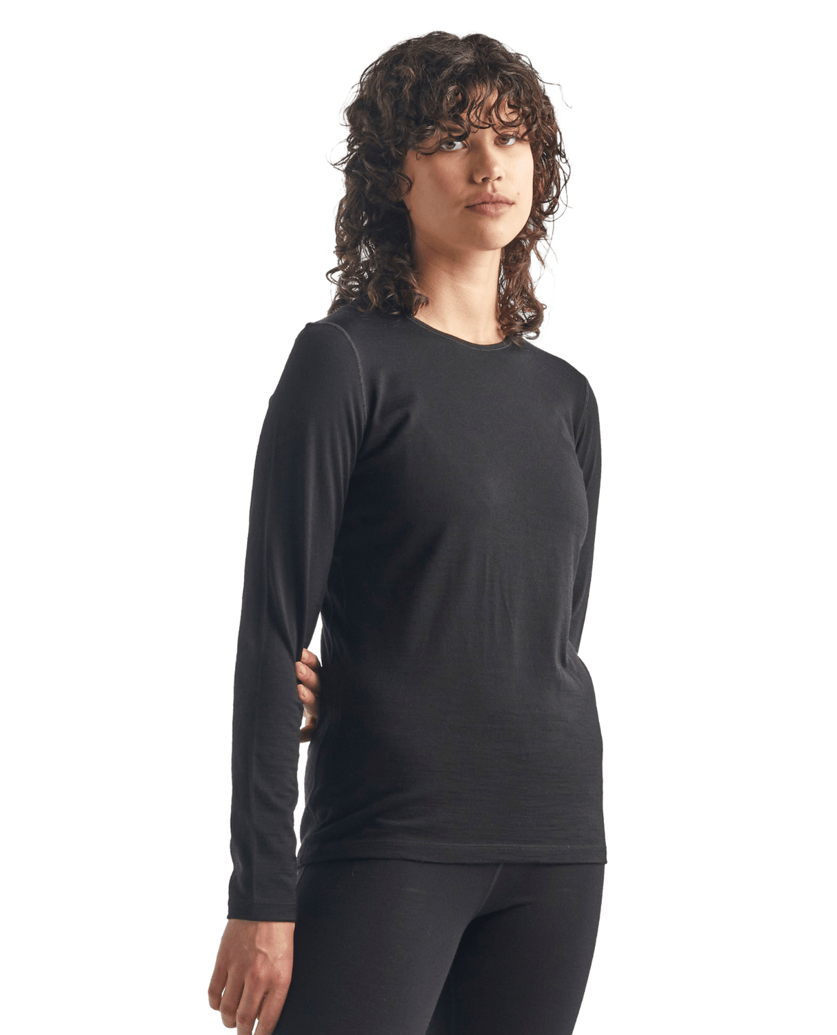 Icebreaker Women 200 Oasis Long Sleeve Crewe - Black - Underställ - Alpingaraget