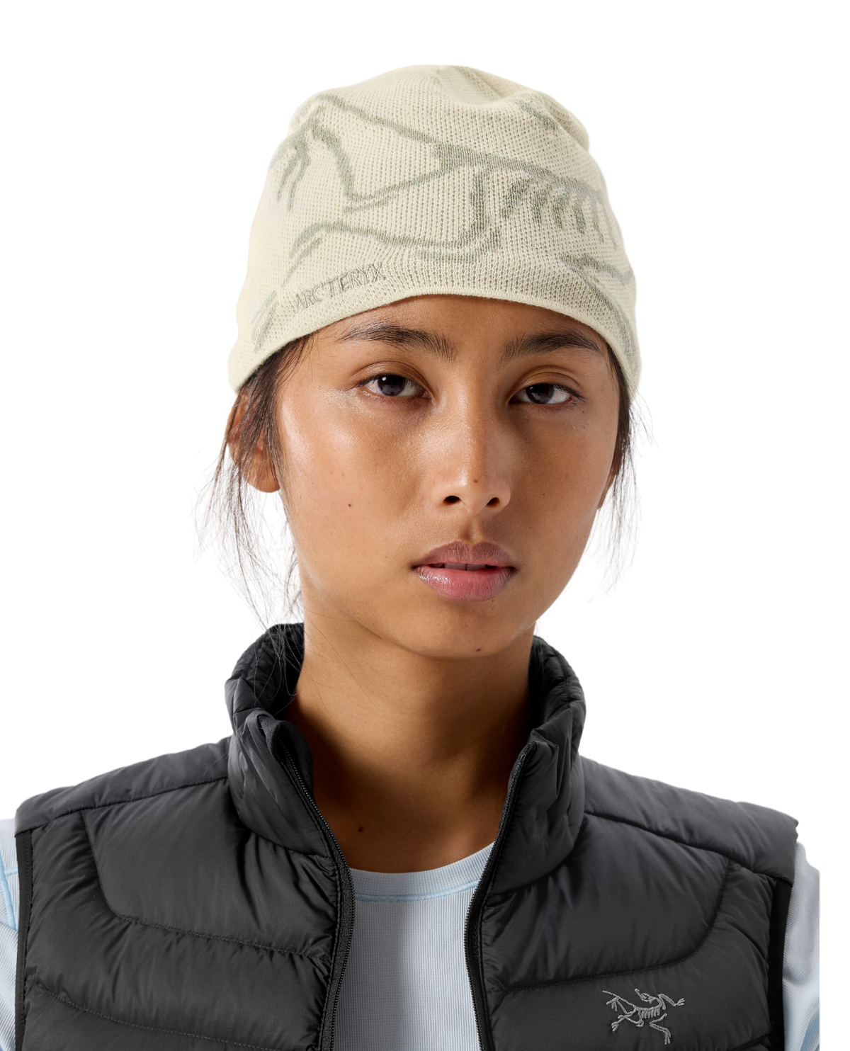 Arc'teryx Bird Head Toque - Snygg mössa i färgen Sea Salt/Kasumi på modell