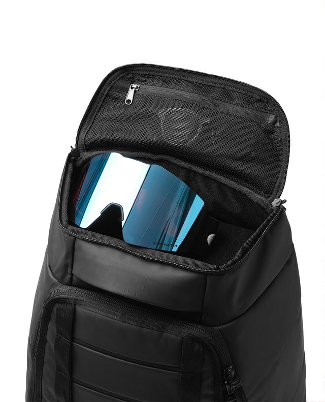D_b_ Hugger Bootpack 45L - Black Out