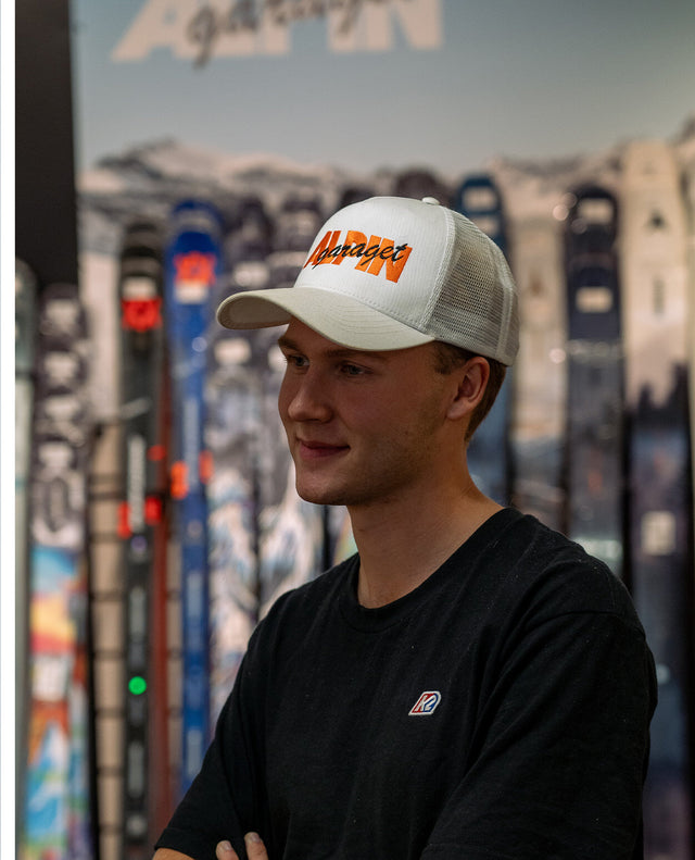 Alpingaraget Magnus Logo - Vit