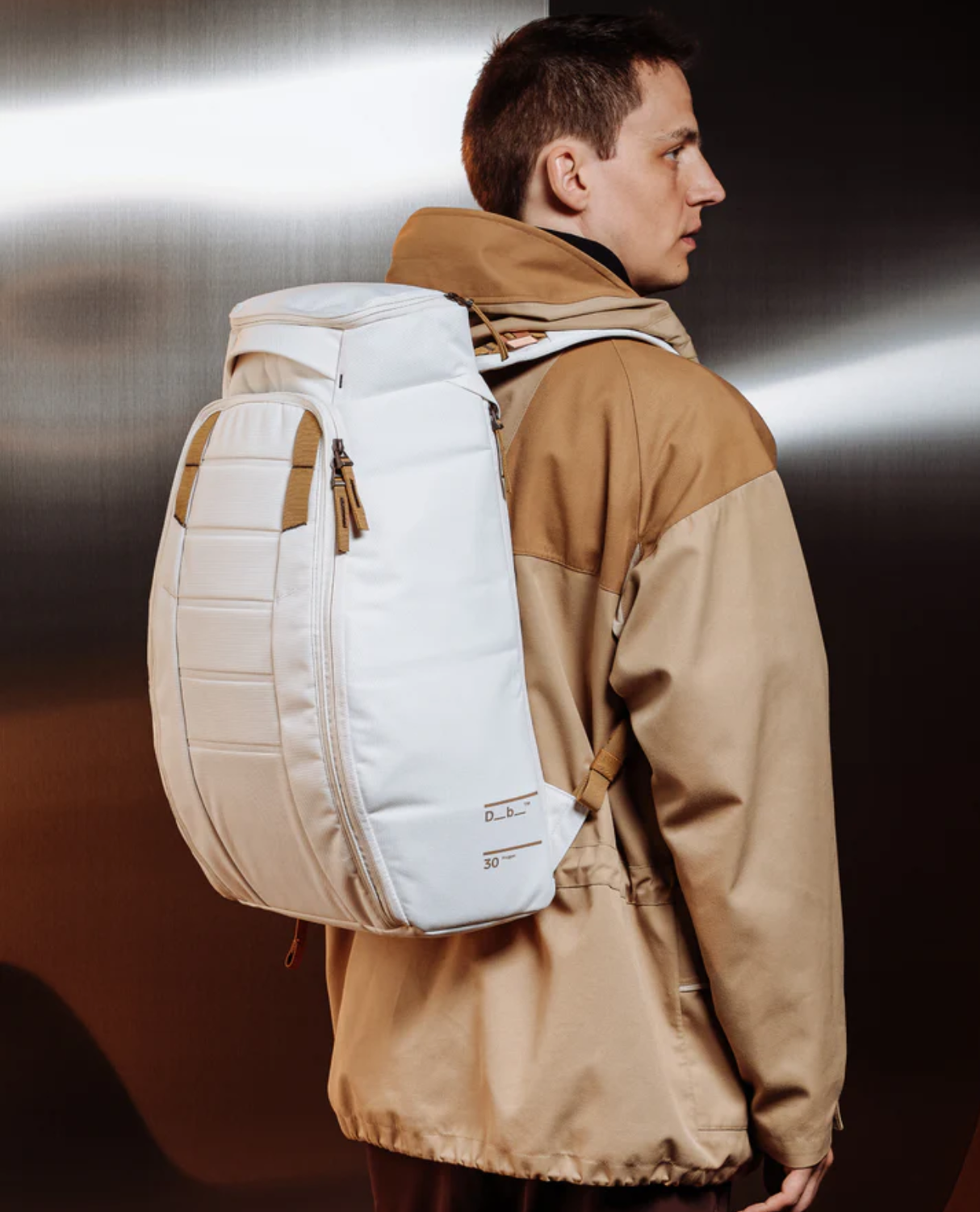 D_b_ Hugger Backpack 30L - Oatmilk Alpingaraget