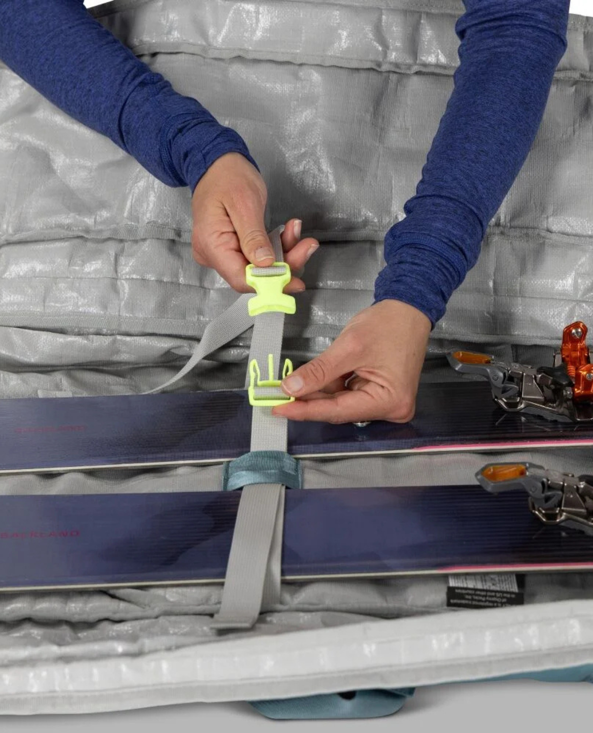 Osprey Mountain Bound Roller - Black - Alpingaraget