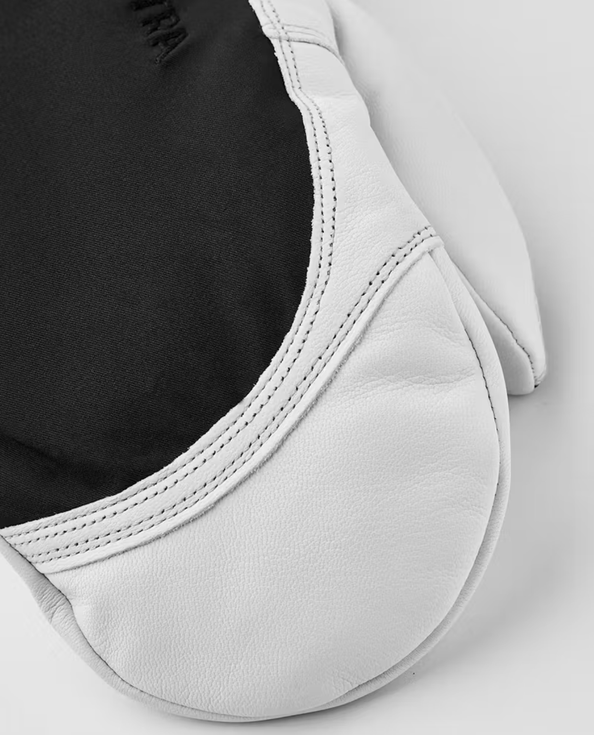 HESTRA Army Leather Extreme Mitt - Black/Offwhite - Alpingaraget
