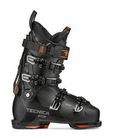 Tecnica Mach1 MV LTD TD2 är en svart alpinpjäxa för herrar med spännen och orangea detaljer.