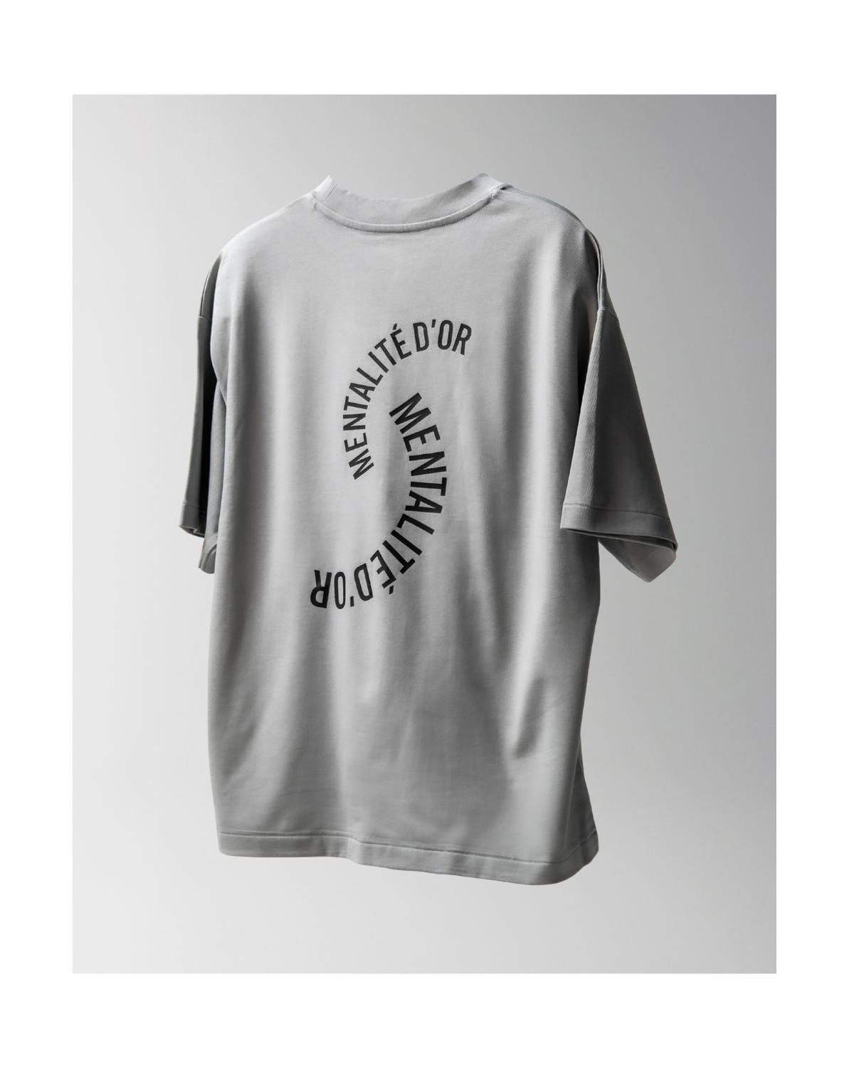 Mentalité d´Or Curve T-Shirt - Mist