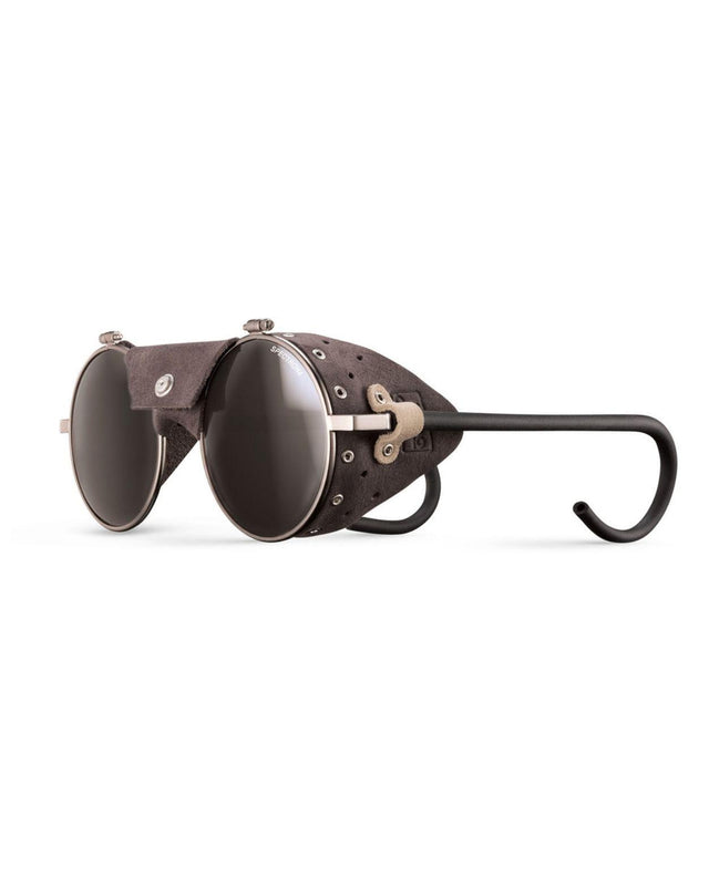 Julbo Vermont Classic Spectron 4 solglasögon i guld och brun med klassiska lädersidoskydd.