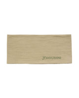 Houdini Puremerino Headband i färgen powder green, ett ribbat pannband i merinoull med broderad logotyp.