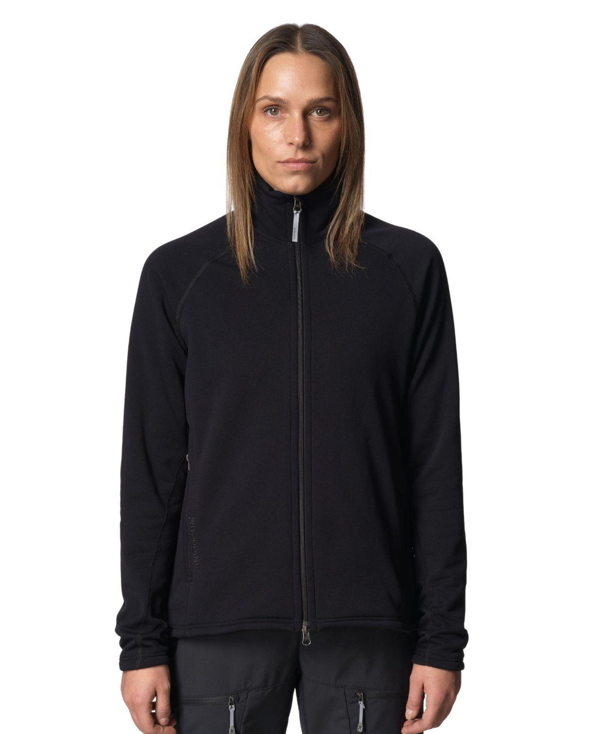 Houdini Power Up Jacket Women i svart färg visad framifrån på en modell.