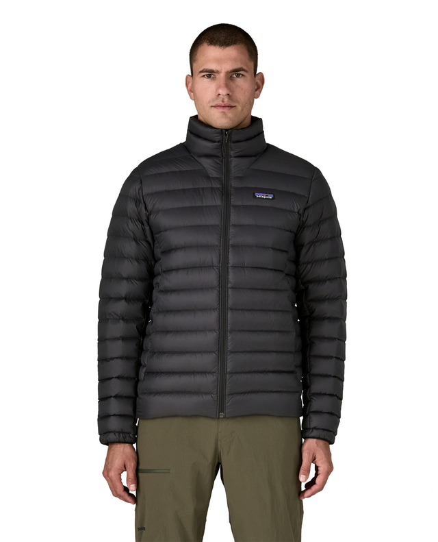 Patagonia Down Sweater i svart färg för herrar, perfekt som värmande mellanlager.