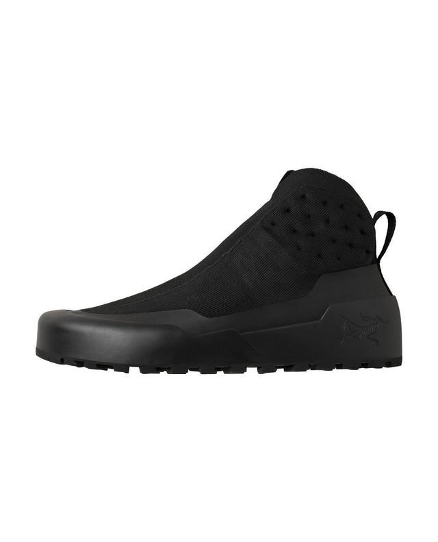 Arc'teryx Kragg Mid dam-skor i svart färg med slitstark Betaspun-ull och Vibram Megagrip-sula för smidiga anmarscher.