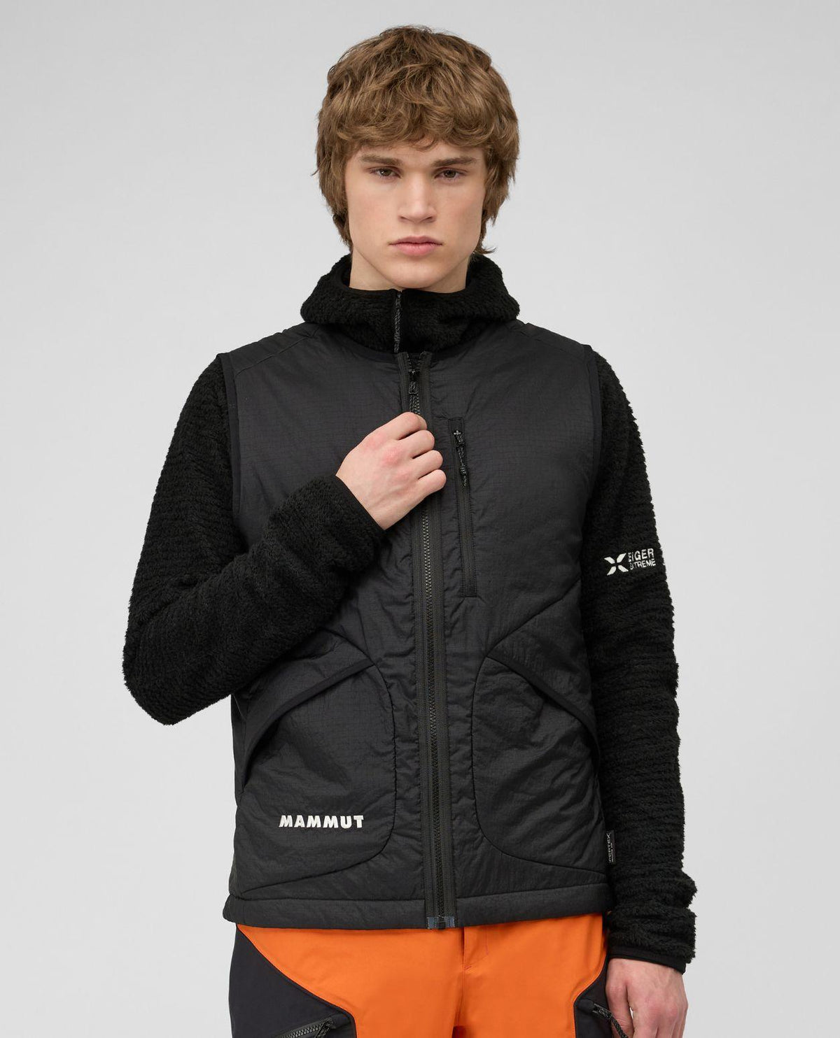 Mammut Eiger Free Light IN Vest Men - Svart väst för herr, perfekt för topptur och friåkning.
