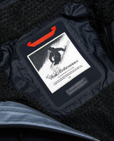 Peak Performance 40Y R&D Long Gore-Tex Shell Jacket Women - Detaljbild på inneretikett och foder