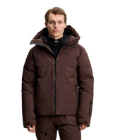 J.Lindeberg Oak Down Jacket Men i brun färg på modell för herrar.