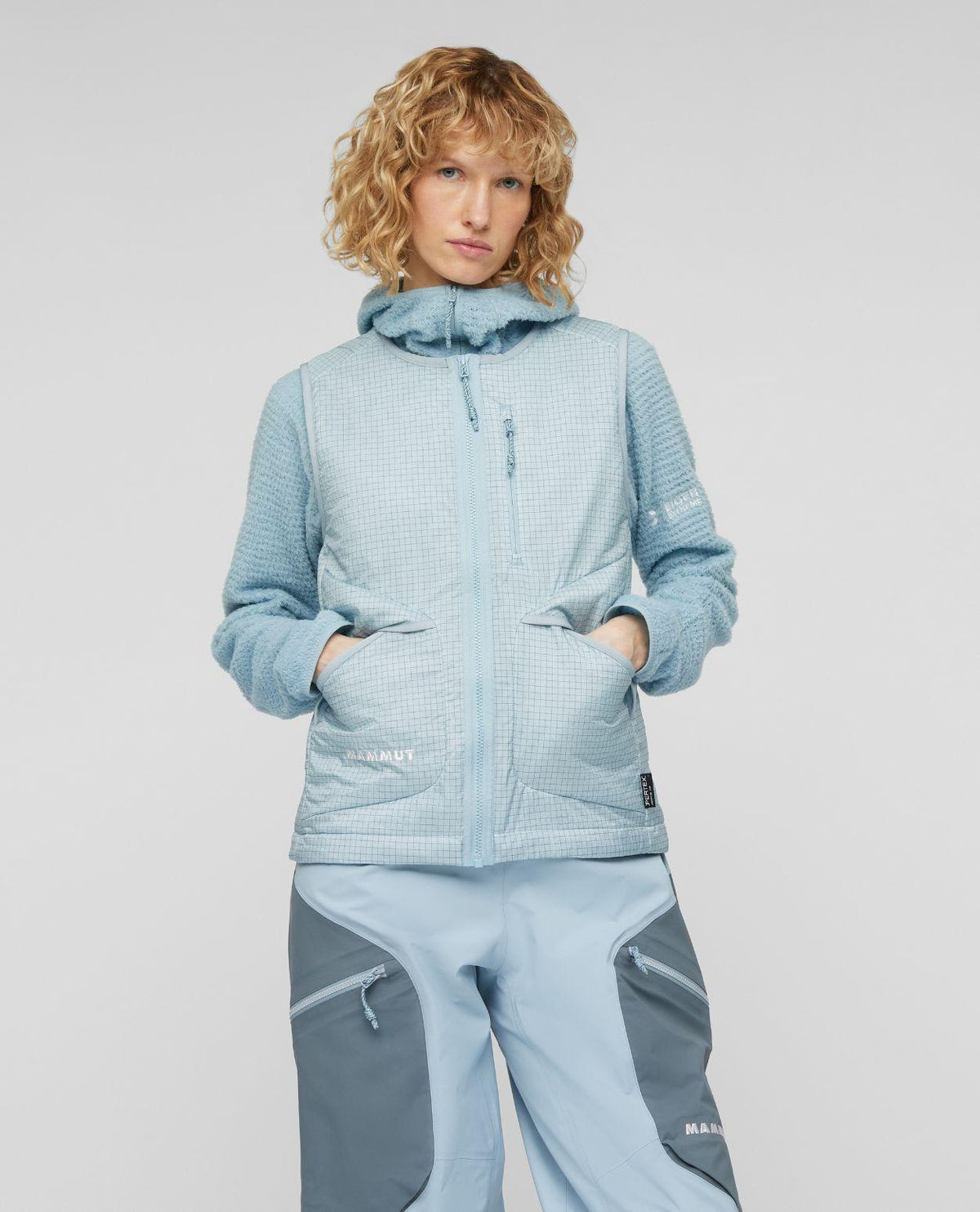 Mammut Eiger Free Light IN Vest Women i färgen Nebla buren av modell.
