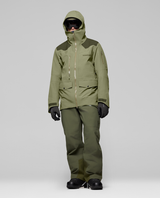 Norrøna Tamok dri3 Jacket Men i Olive Night och Deep Lichen Green, en grön skidjacka för herr.