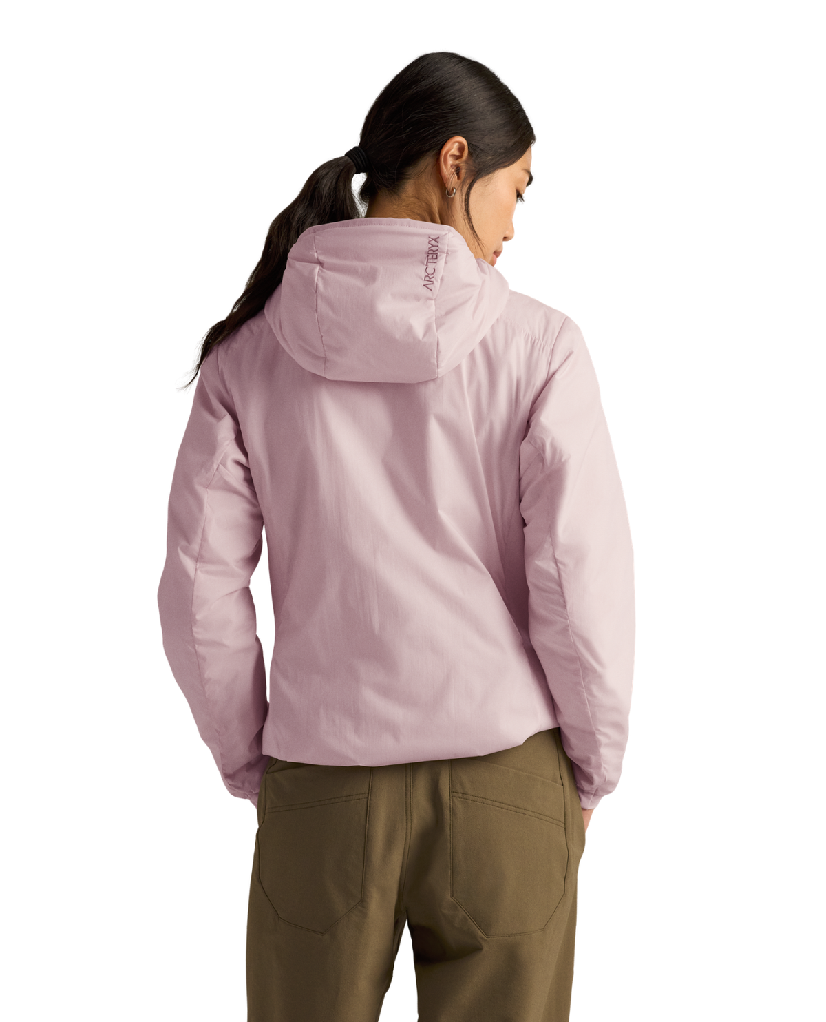 Arc'teryx Atom Hoody dam i färg Alpine Rose, bakifrån visad med huva uppe.