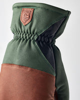 Hestra reMix Mitt läderhandske i grön och brun design med elastisk handled och broderad logotyp.