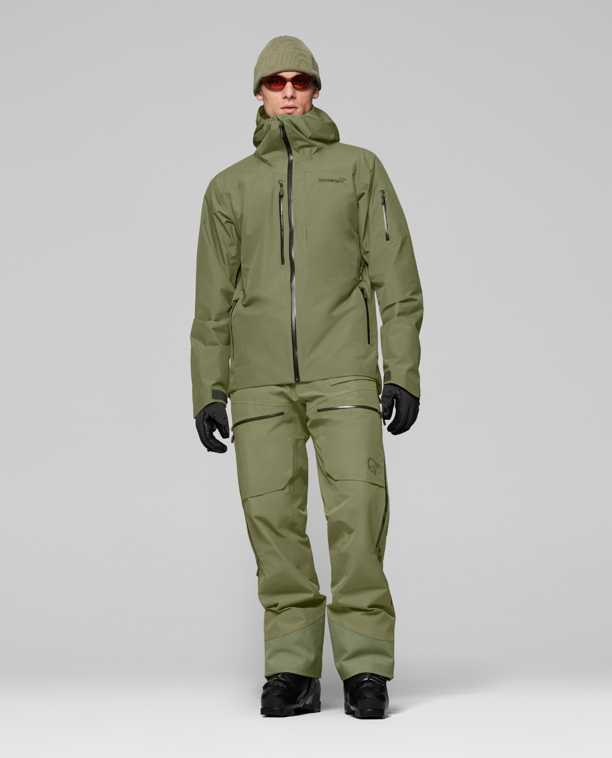 Norrøna Lofoten Gore-Tex Insulated Jacket Men - Deep Lichen Green skidjacka för herr i grön färg