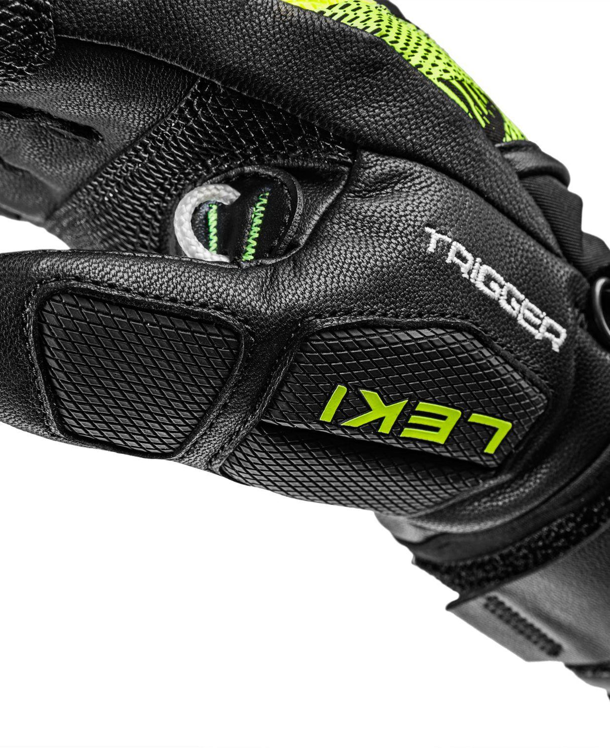 Leki WCR Pro TR Junior tävlingshandske i läder med integrerat Trigger-system för maximal kontroll.