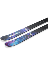 Nordica Unleashed 98 CA är en blå freerideskida med lekfull design och mönstrad topp som passar för allsidig skidåkning.