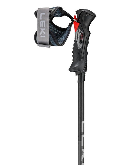 Leki Carbon 14 TR med Trigger 3D-grepp och kolfiberskaft för maximal kraftöverföring vid alpin tävlingsåkning.