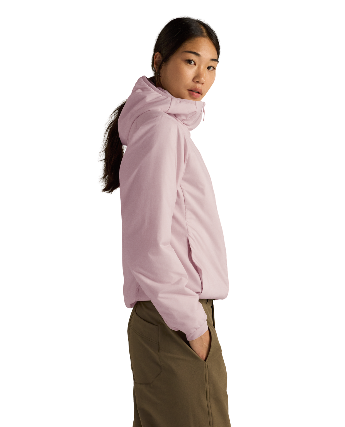 Arc'teryx Atom Hoody dam i rosa färg, visad från sidan som ett snyggt mellanlager.