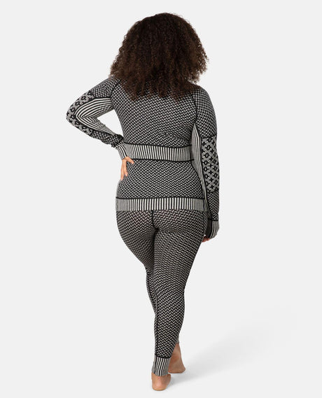 Kari Traa Smekker Half Zip i svart färg som visar underställströjans baksida med jacquardstickat mönster.