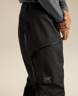 Arc'teryx Sabre Pant Men i svart, som visar fickdetaljer och passform för herrar.