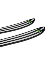 Salomon départ. 01 26/27 - Svart parkskida med spetsig profil och designdetaljer från Alpingaraget