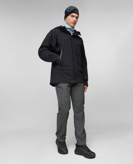 Mammut Haldigrat Gore-Tex HS Thermo Hooded Jacket Men i svart färg bärs av modell i studio.