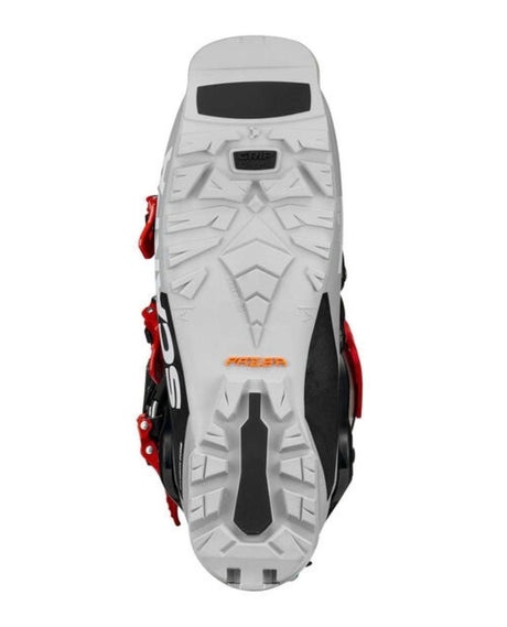 Scarpa 4-QUATTRO PRO LE toppturspjäxa visad underifrån med sula i grått och svart med greppvänligt mönster.