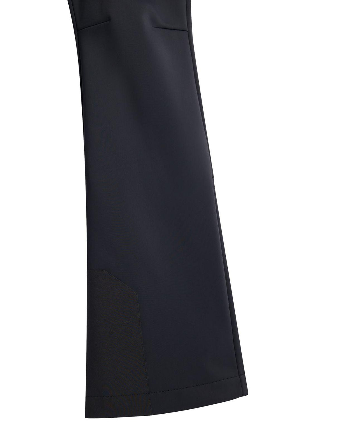 J.Lindeberg Aviana Softshell Bib Pant Women - Svart skidbyxa för dam som visar en närbild på benslut och förstärkning.