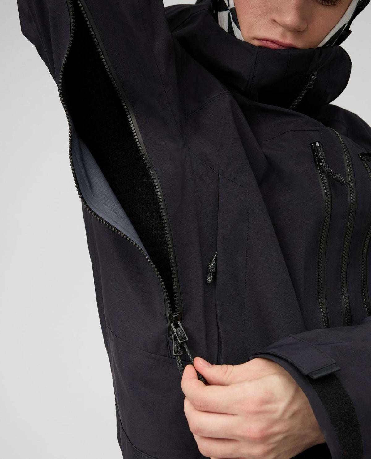 Mammut Eiger Free Pro HS Hooded Jacket - Svart skaljacka med öppen ventilationsdragdragkedja under armen