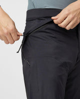 Mammut Haldigrat Gore-Tex HS Thermo Pants Men - Svart skidbyxa med fokus på fickdragkedja och detaljer.