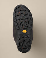 Arc'teryx Postour Men - Black/Black yttersula med Vibram Arctic Grip för bra grepp.