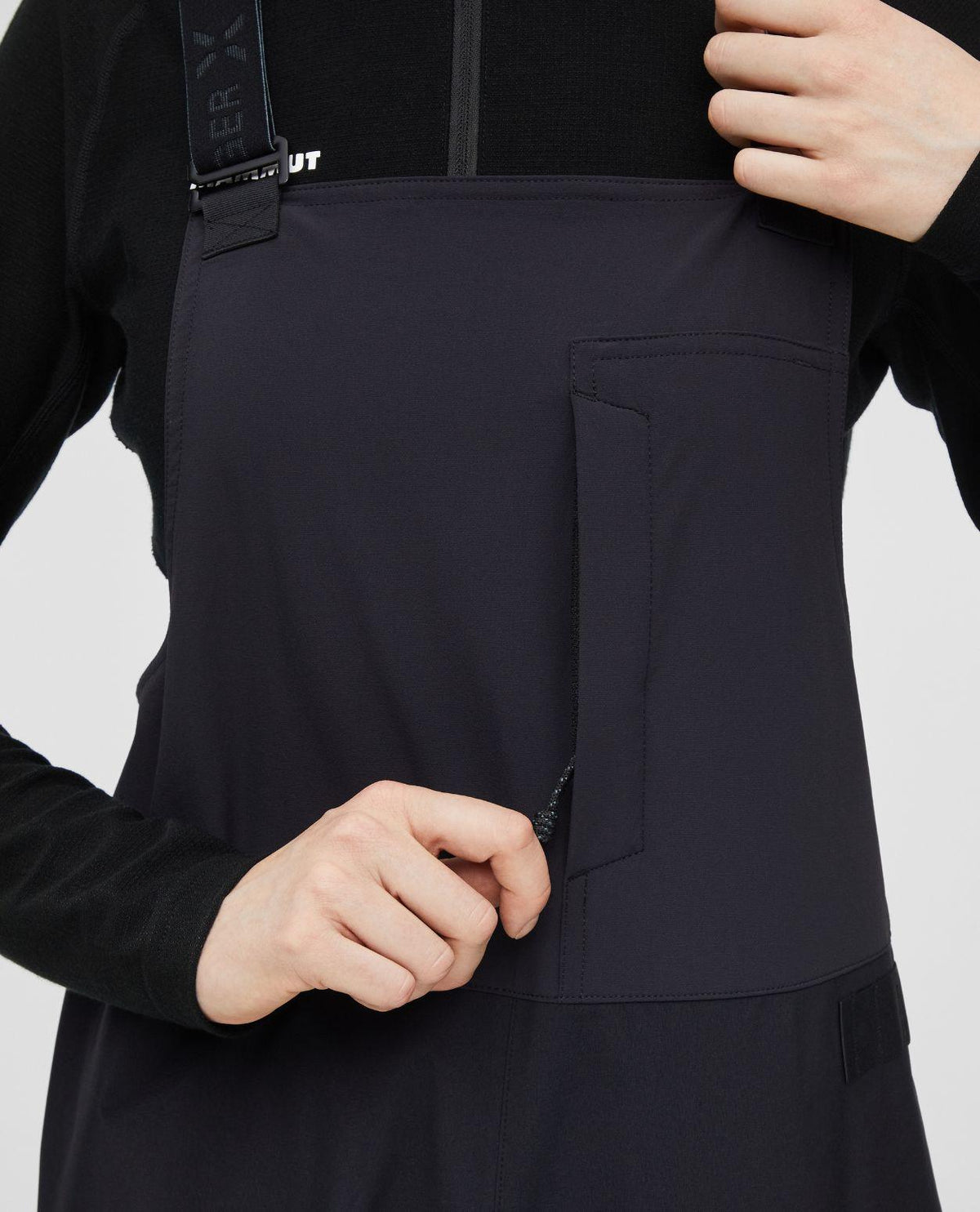 Mammut Eiger Free Pro HS Bib Pants Women - Svart hängselbyxa med bröstficka