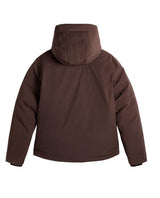 J.Lindeberg Oak Down Jacket Men Seal Brown bakifrån som visar huvan med tryckt logotyp.