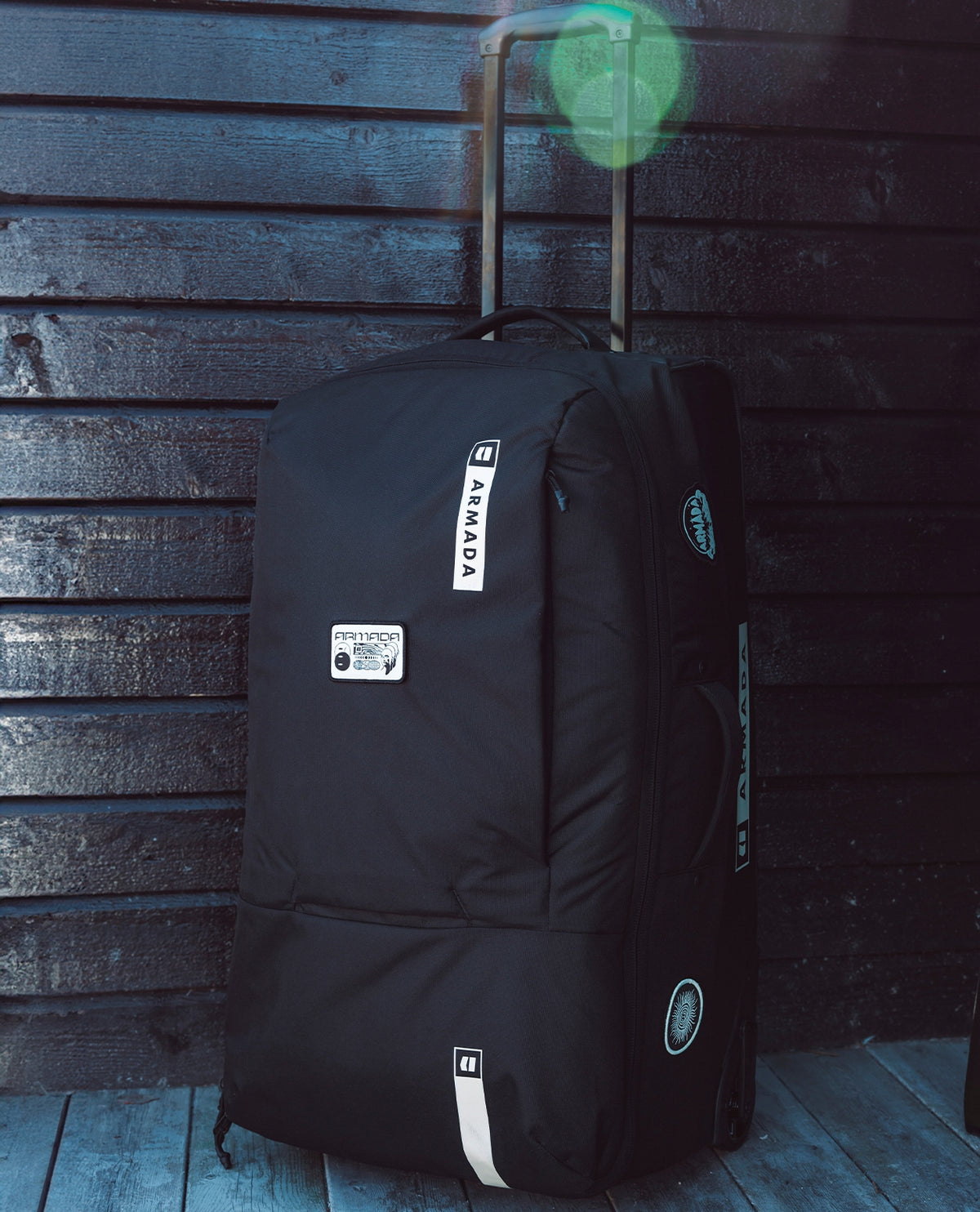 Armada 90 L Travel Roller - Black Afterglow  Alpingaraget