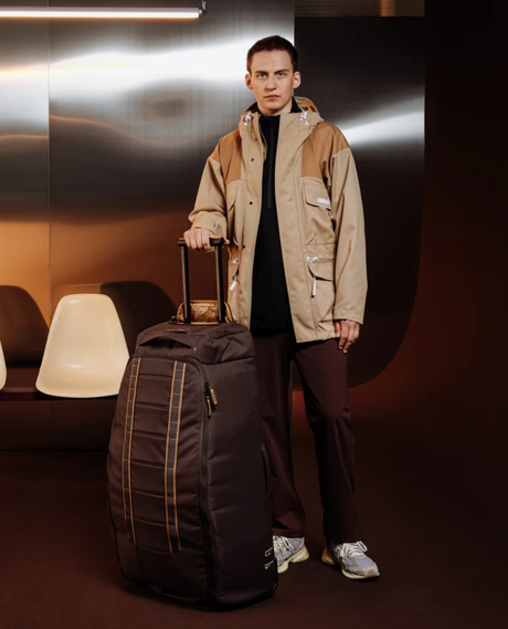 D_b_ Hugger Roller Bag 90L - Espresso  Alpingaraget