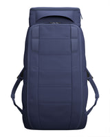 D_b_ Hugger Backpack 30L - Blue Hour - Alpingaraget