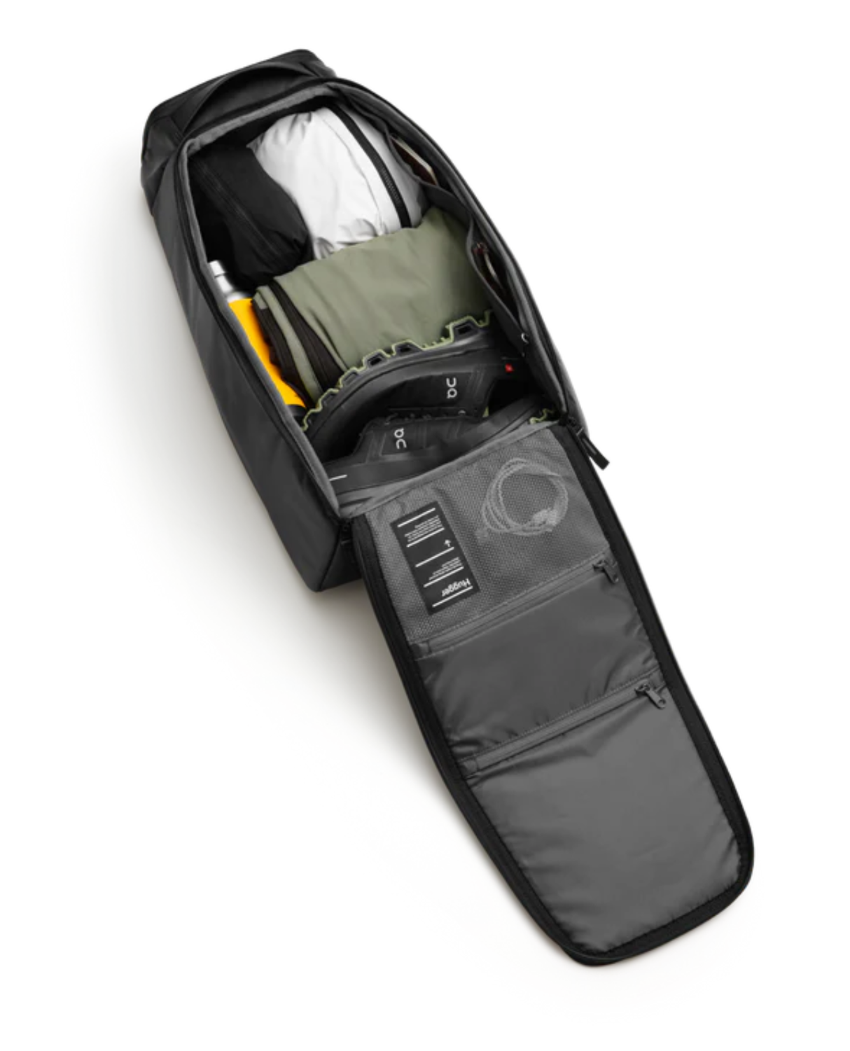 D_b_ Hugger Backpack 30L - Coral Flash  Alpingaraget