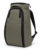 D_b_ Hugger Backpack 30L - Forest Green  Alpingaraget