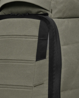 D_b_ Hugger Backpack 30L - Forest Green  Alpingaraget