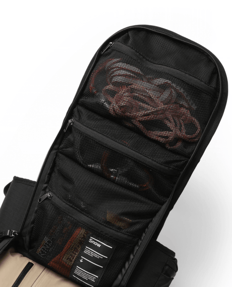 D_b_ Snow Pro Backpack 32L - Coral Flash - Ryggsäckar - Alpingaraget